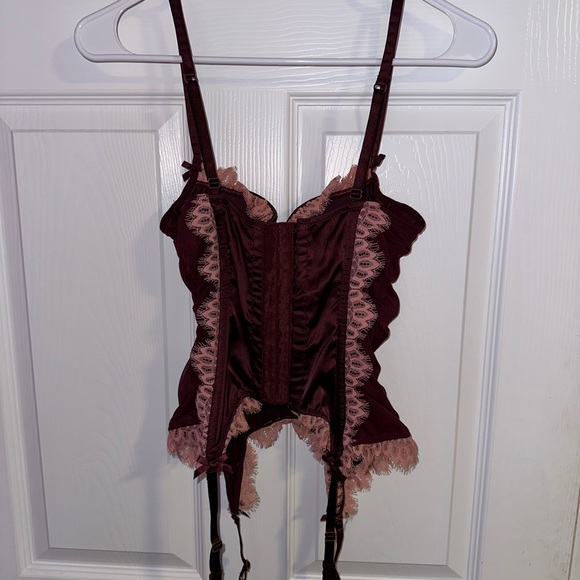 Y2K Victoria's Secret Women's Burgundy and Pink Corset size 34b - Picture 3 of 5